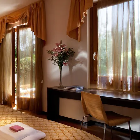 Hotell Giulia 4*