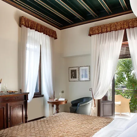 Hotell Giulia 4*